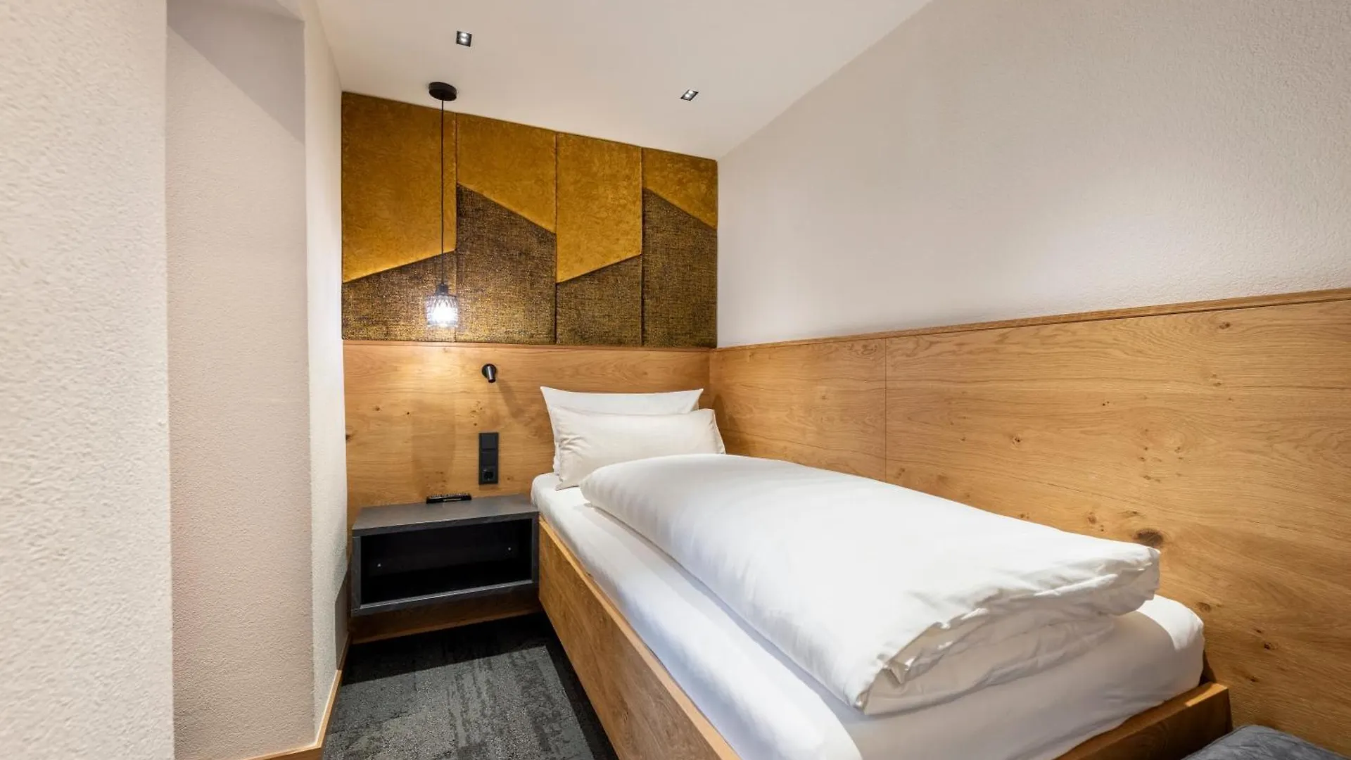 Hotel Jaegerhof Ischgl 4*,