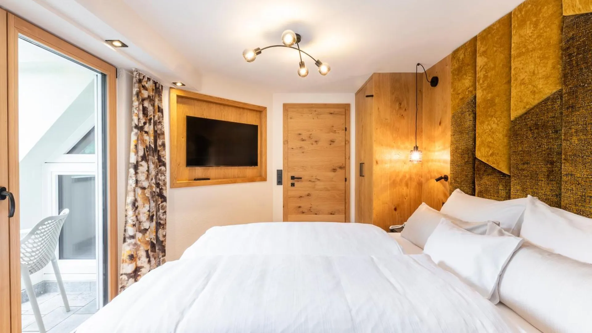 Hotel Jaegerhof Ischgl 4*,  Austria