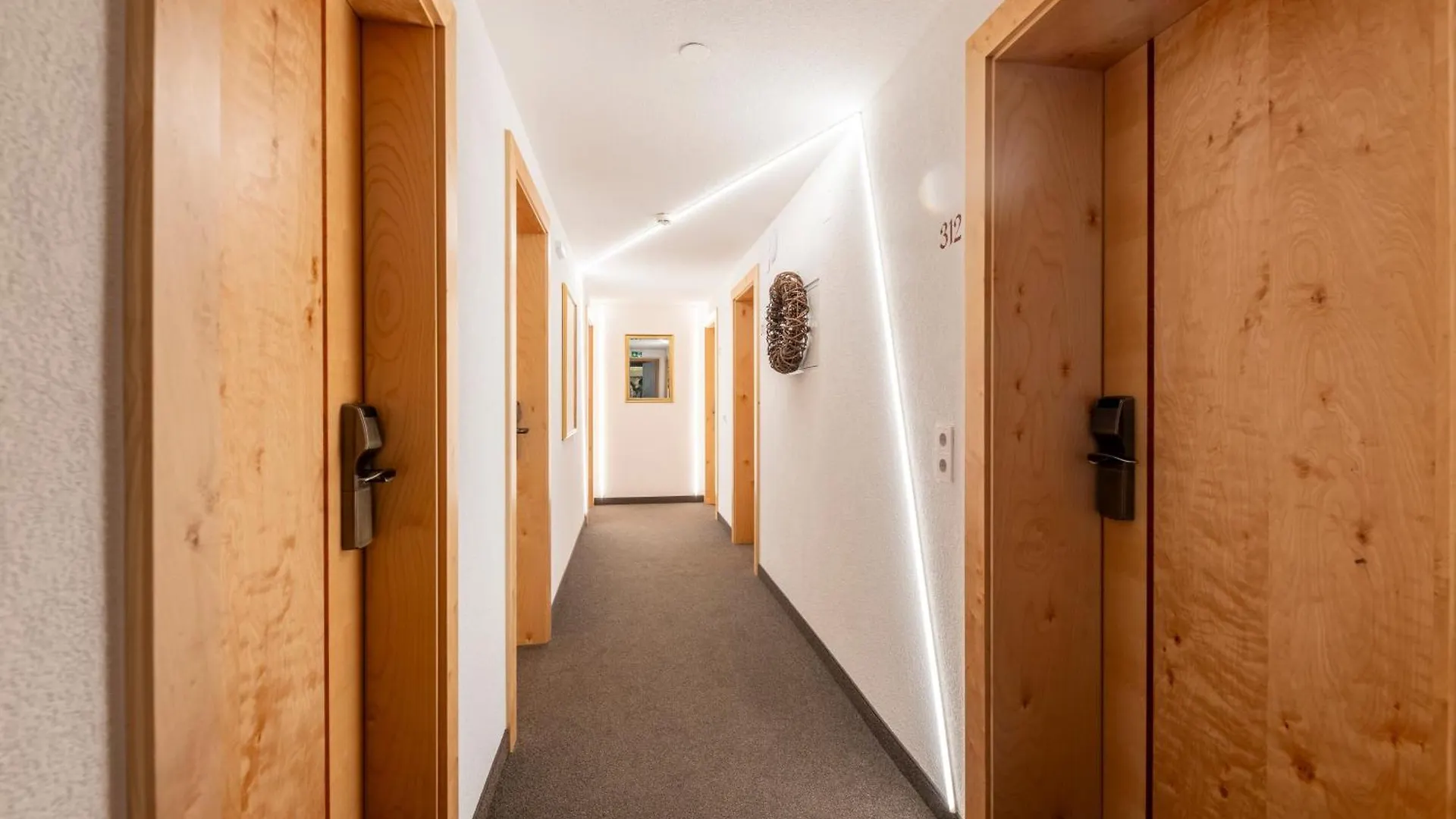 Hotel Jaegerhof Ischgl 4*,  Austria